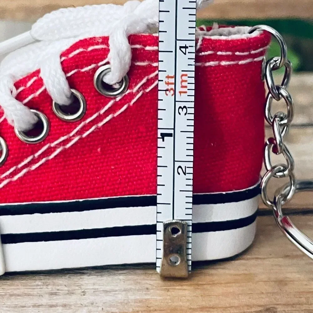 NWT  Gorgeous Red Sneaker Key holder Keyring Keychain